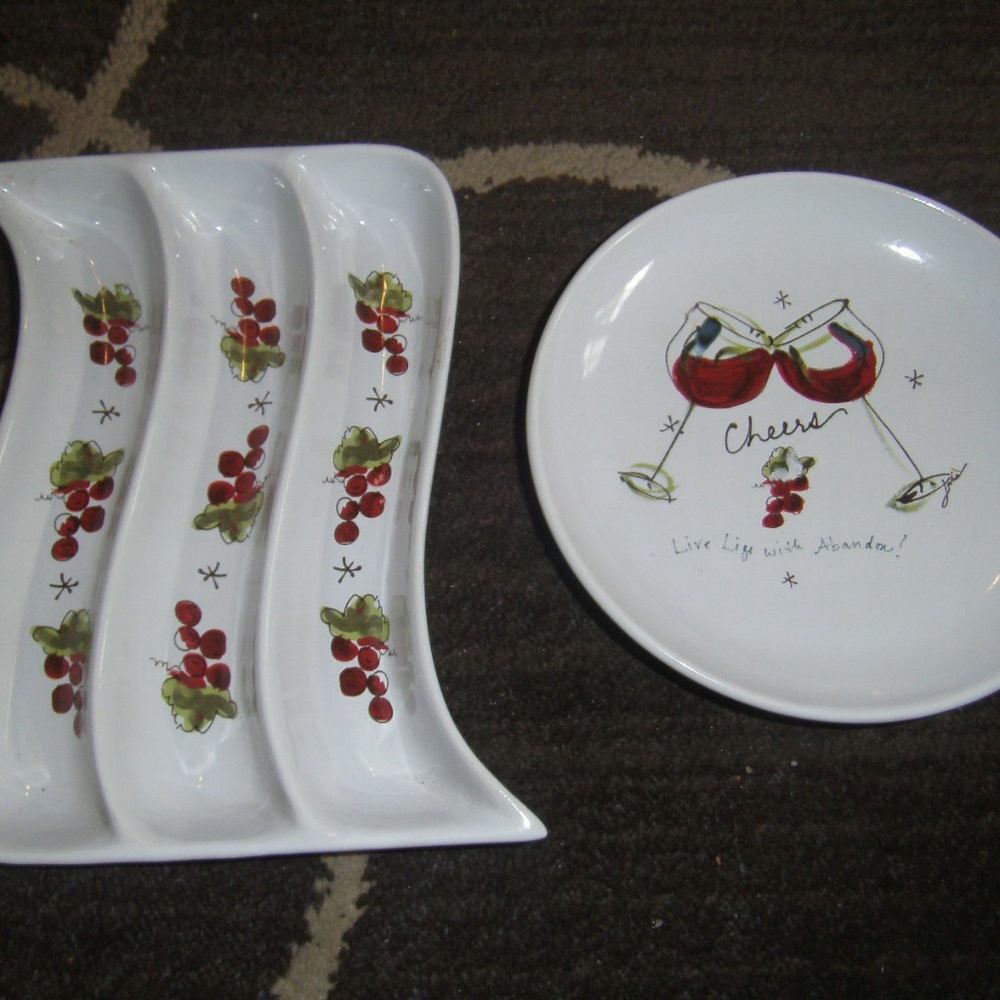 2 California Pantry Cheers Wine Grape Plates